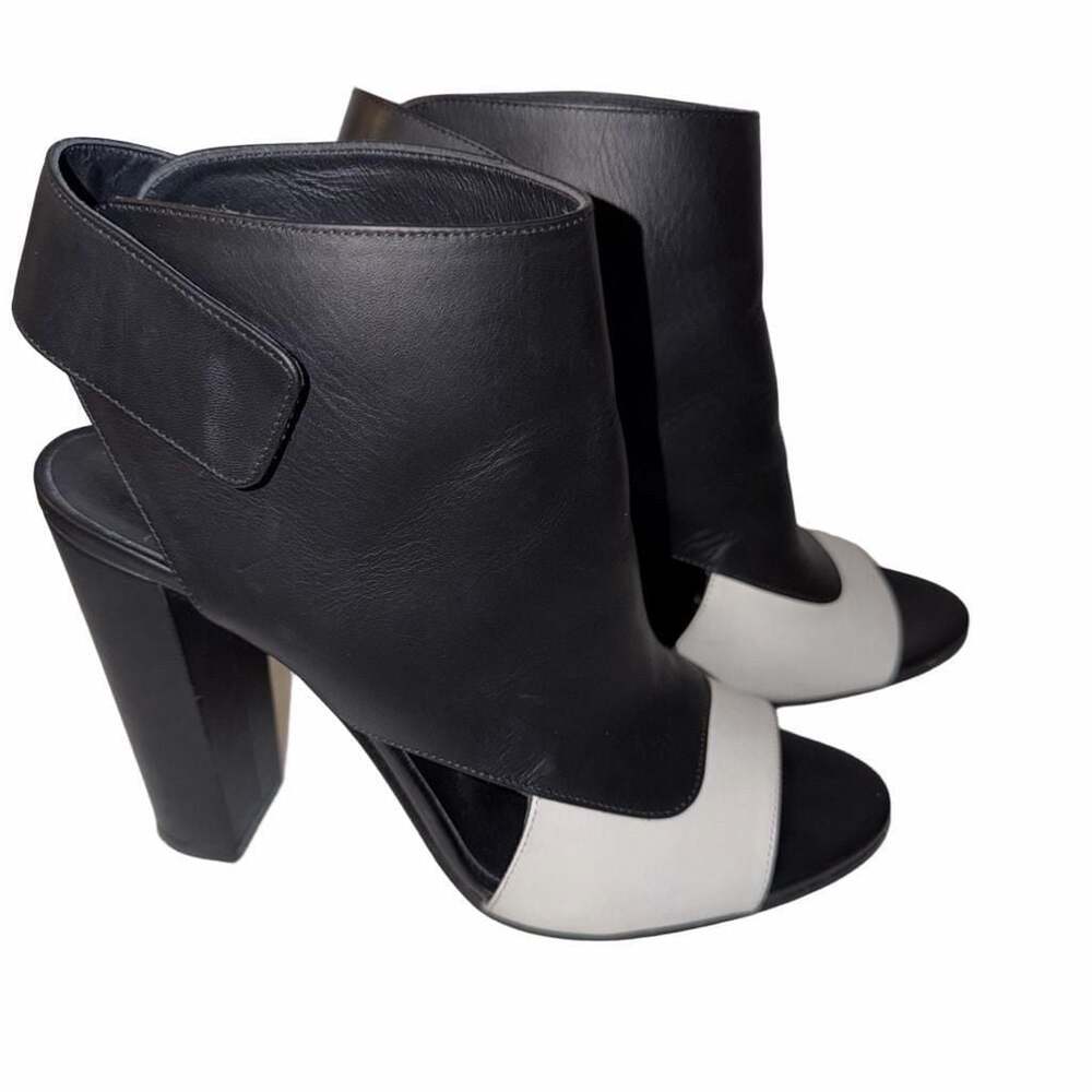 Vince Agatha Black and Bone Leather  #0619